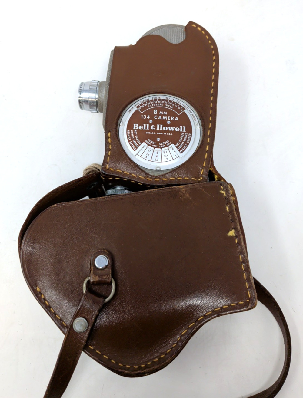 VTG BELL & HOWELL 8MM 134 MOVIE CAMERA W/ Leather Case USA 1954